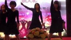 成人优雅舞蹈视频在线,跟随成人优雅舞蹈视频，领略舞蹈魅力